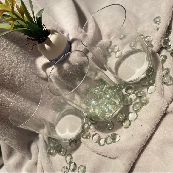 ‼️3/$33‼️ ✨🍶BNWT GLASS VASE🍶✨ - Picture 3 of 4